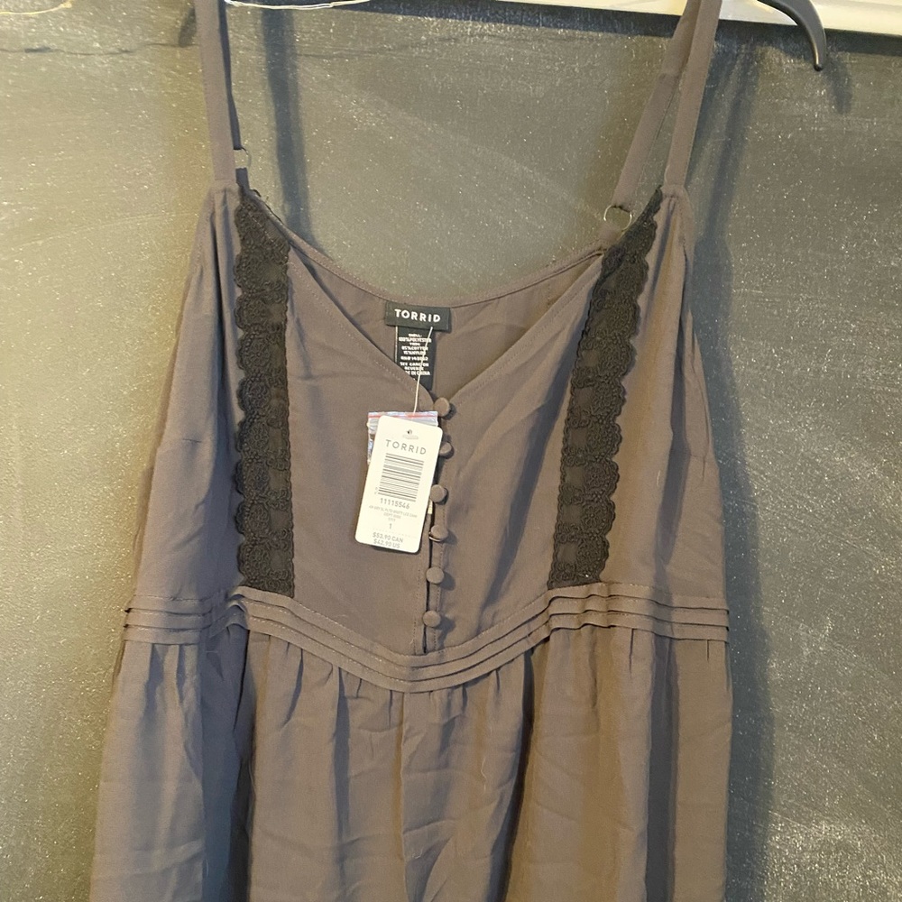 Torrid, size 1, gray and black